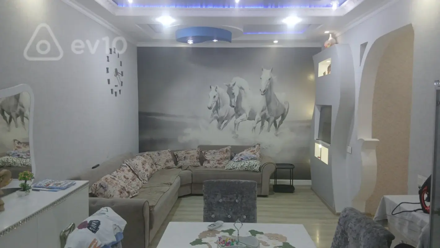 Satılır 5 otaqlı həyət evi 170 m²
