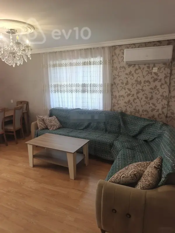 Kirayə verilir 2 otaqlı köhnə tikili 60 m²