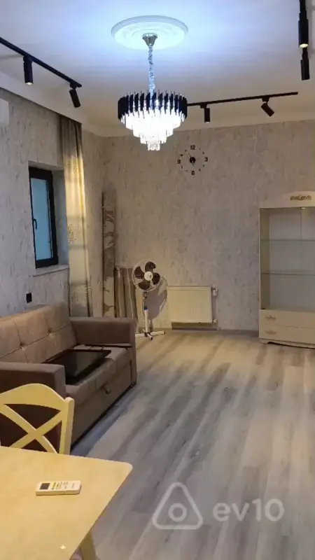 Kirayə verilir 2 otaqlı həyət evi 64 m²