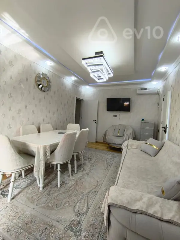 Kirayə verilir 2 otaqlı köhnə tikili 45 m²
