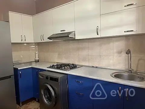 Kirayə verilir 3 otaqlı köhnə tikili 145 m² — Xırdalan 3 otaq 145.00 m²