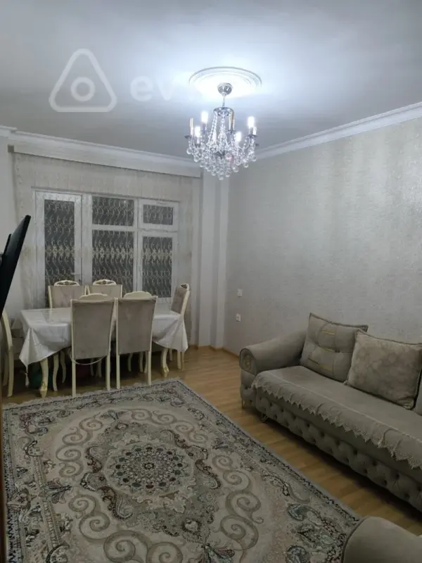 Satılır 3 otaqlı köhnə tikili 90 m²