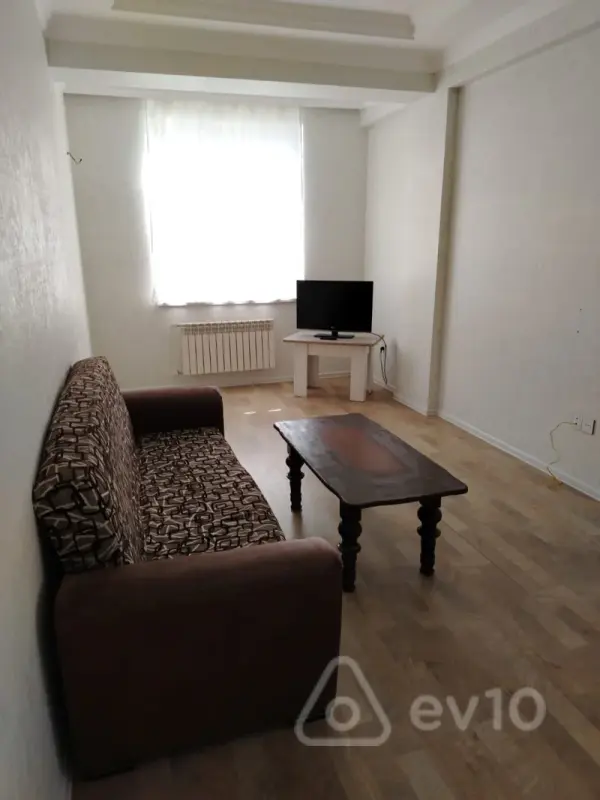 Kirayə verilir 2 otaqlı yeni tikili 80 m²