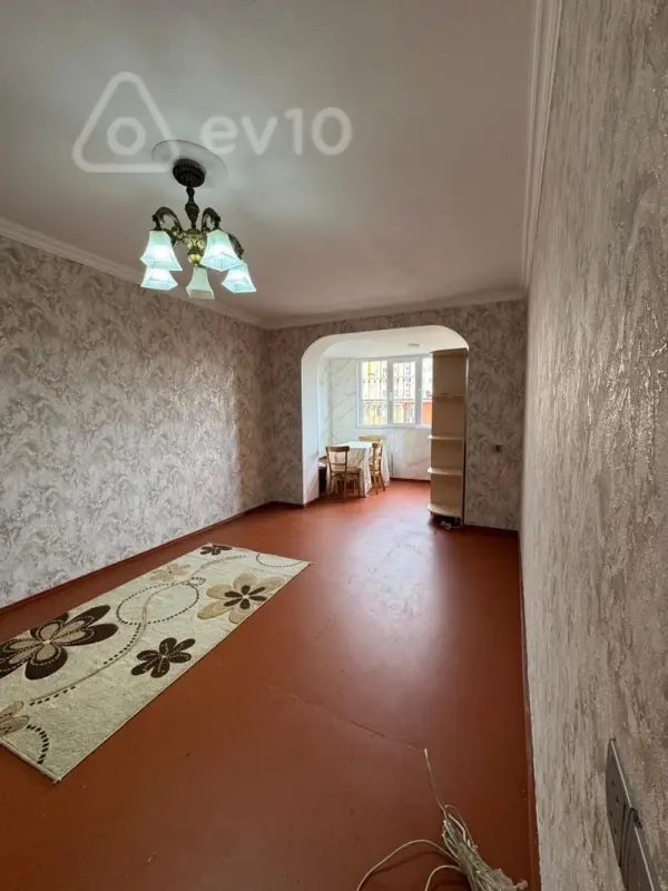 Satılır 2 otaqlı köhnə tikili 40 m²