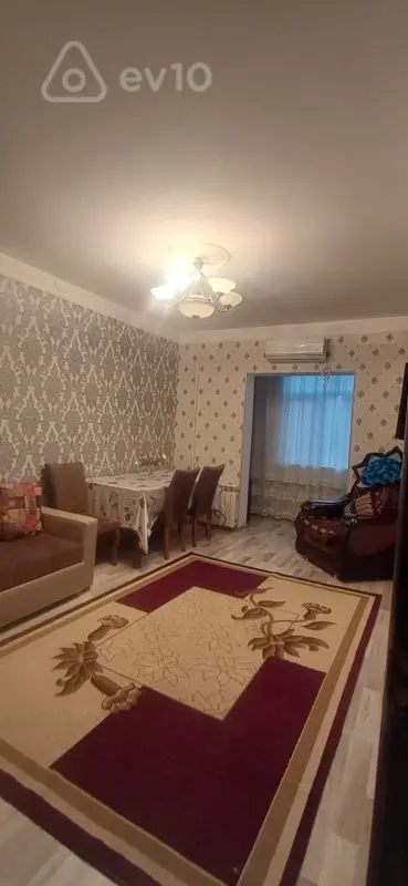 Satılır 2 otaqlı köhnə tikili 60 m²
