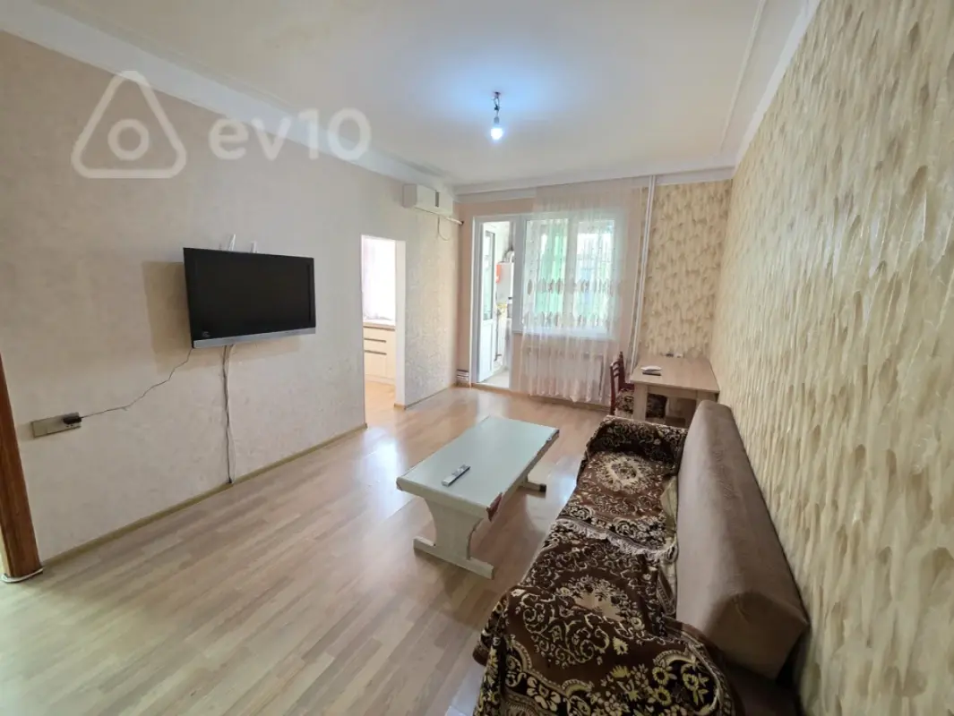 Satılır 2 otaqlı köhnə tikili 55 m²