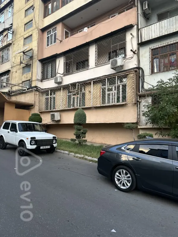 Kirayə verilir 5 otaqlı köhnə tikili 115 m²