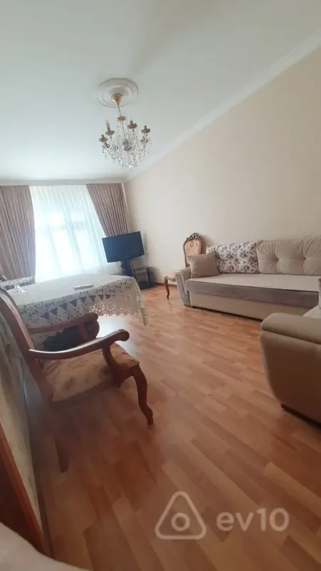 Satılır 3 otaqlı köhnə tikili 80 m²
