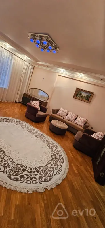 Kirayə verilir 2 otaqlı yeni tikili 100 m²