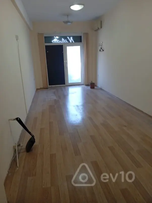 Kirayə verilir 1 otaqlı ofis 30 m²