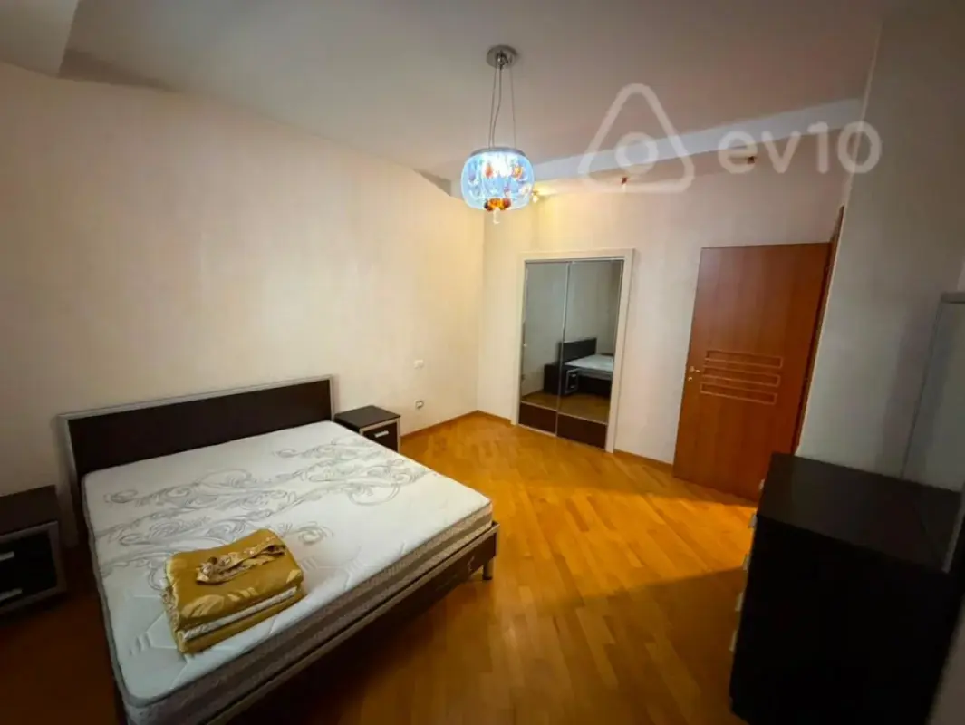 Kirayə verilir 2 otaqlı yeni tikili 100 m²