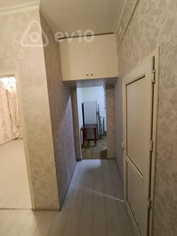Satılır 2 otaqlı köhnə tikili 55 m²