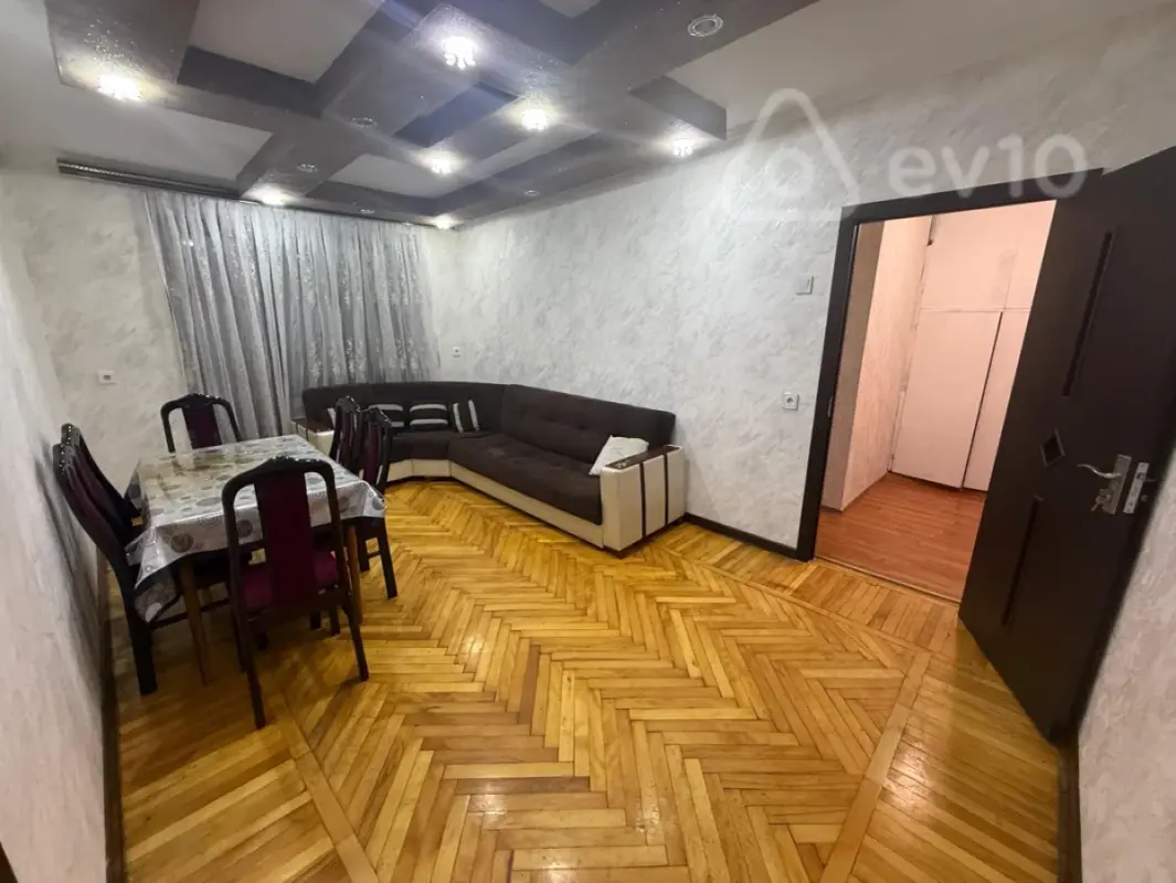 Kirayə verilir 2 otaqlı köhnə tikili 48 m²