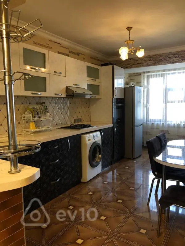 Kirayə verilir 2 otaqlı yeni tikili 60 m²
