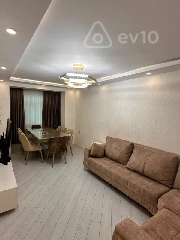 Satılır 3 otaqlı köhnə tikili 90 m²