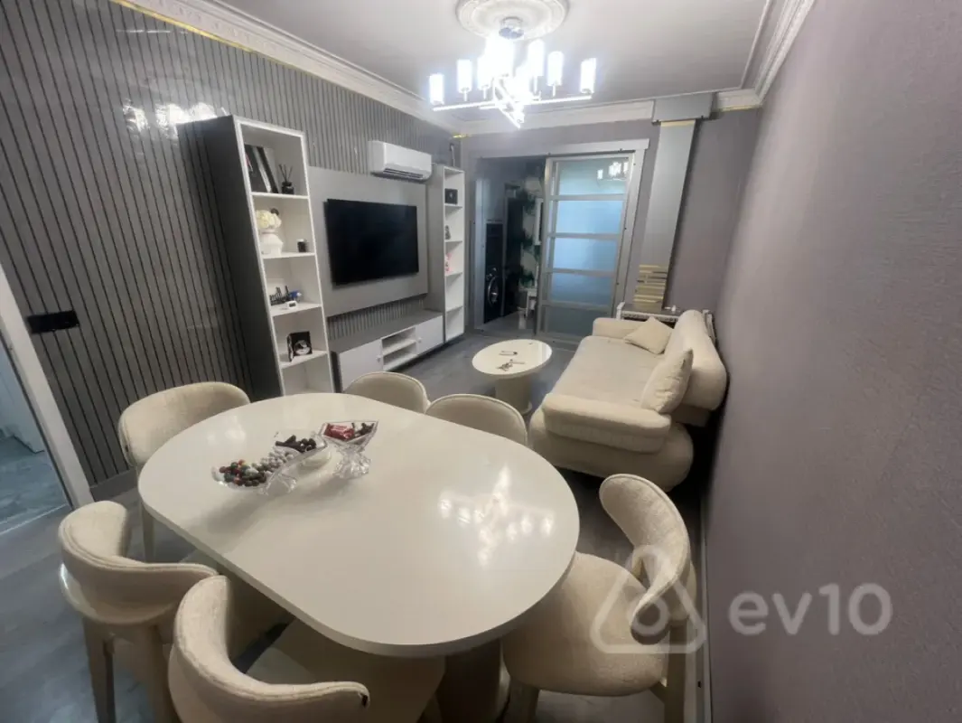Satılır 2 otaqlı köhnə tikili 40 m²