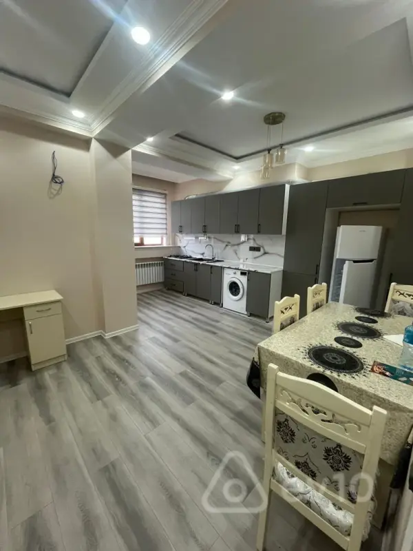 Kirayə verilir 2 otaqlı yeni tikili 75 m²