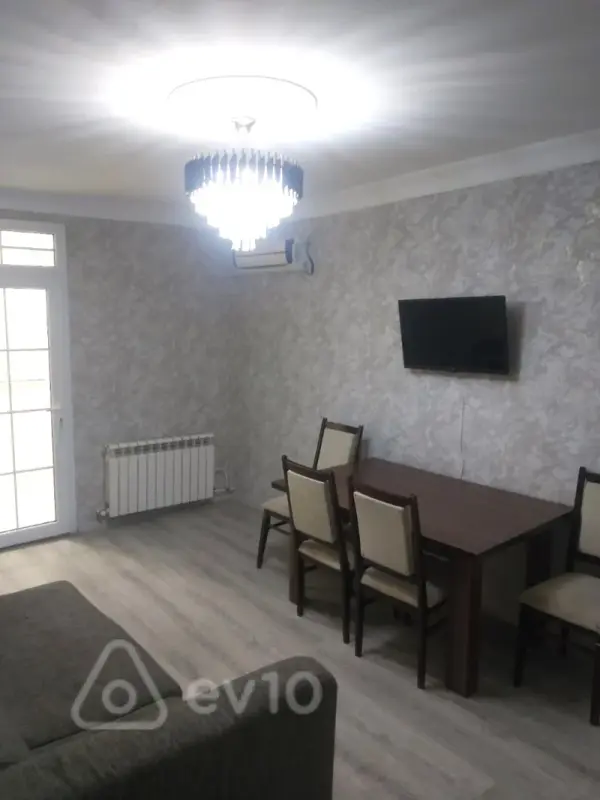 Kirayə verilir 3 otaqlı köhnə tikili 65 m²