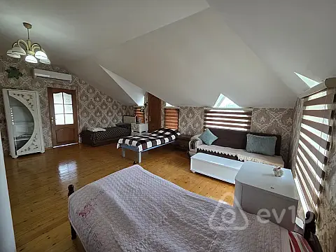 Kirayə verilir 2 otaqlı köhnə tikili 110 m² — Bakı, Nizami 2 otaq 110.00 m²