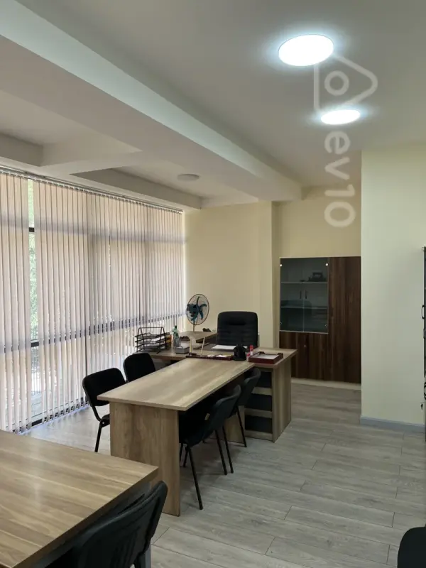 Kirayə verilir 4 otaqlı ofis 126 m²
