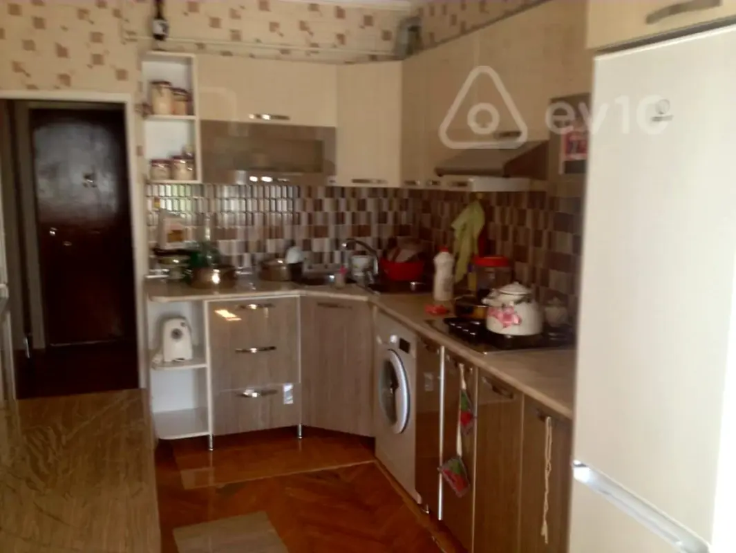 Satılır 2 otaqlı köhnə tikili 50 m²