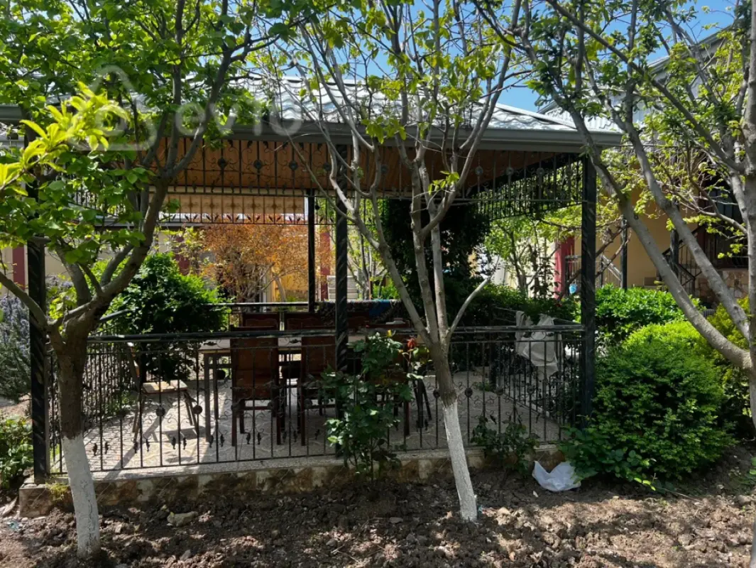 Satılır 6 otaqlı həyət evi 150 m²