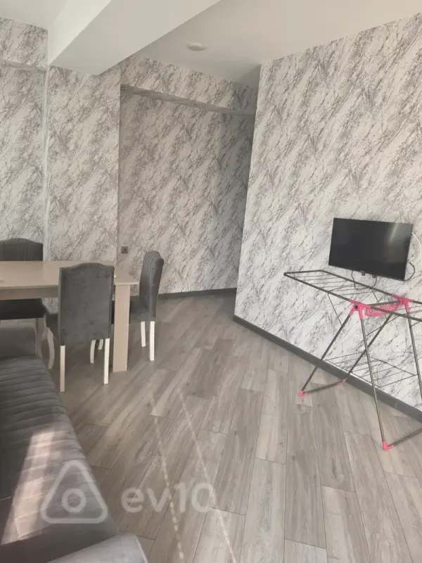 Kirayə verilir 2 otaqlı yeni tikili 90 m²