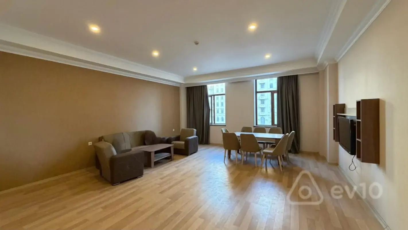 Kirayə verilir 2 otaqlı yeni tikili 130 m²