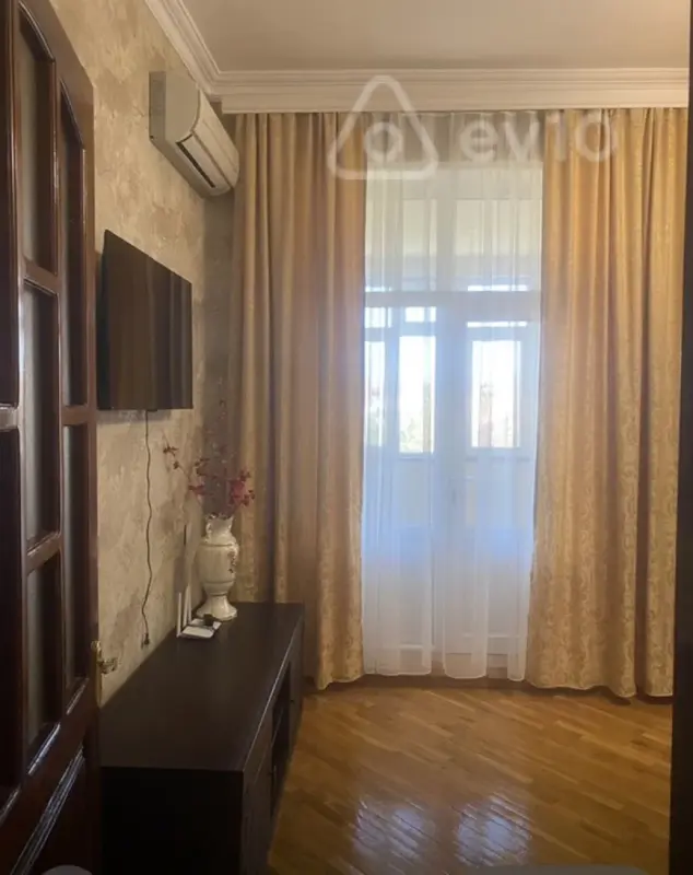 Kirayə verilir 2 otaqlı köhnə tikili 50 m²