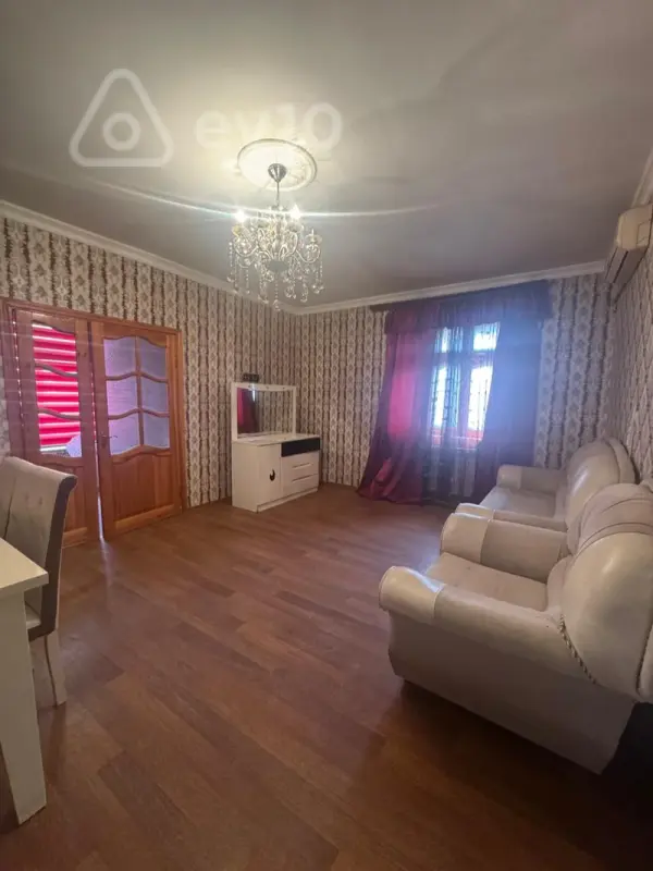 Satılır 1 otaqlı köhnə tikili 45 m²