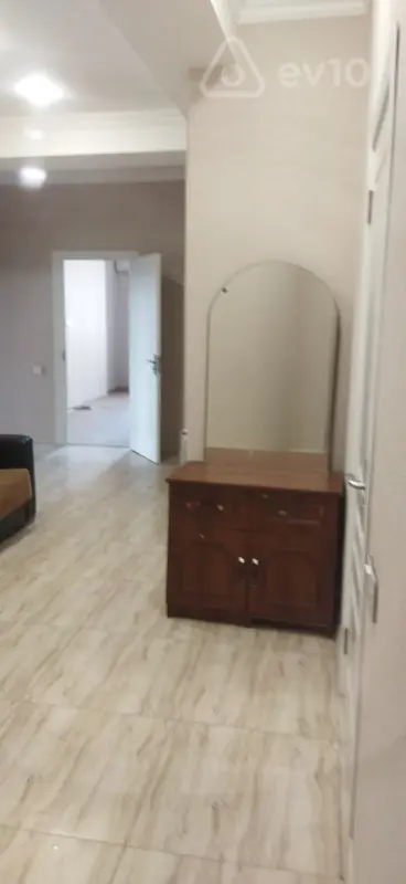 Kirayə verilir 2 otaqlı yeni tikili 70 m²