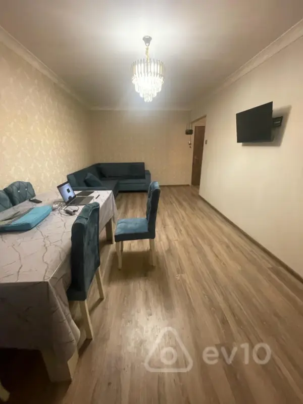 Kirayə verilir 1 otaqlı köhnə tikili 45 m²