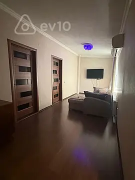 Kirayə verilir 4 otaqlı köhnə tikili 120 m² — Bakı, Nəsimi 4 otaq 120.00 m²