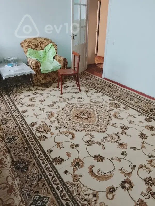 Satılır 3 otaqlı köhnə tikili 68 m²