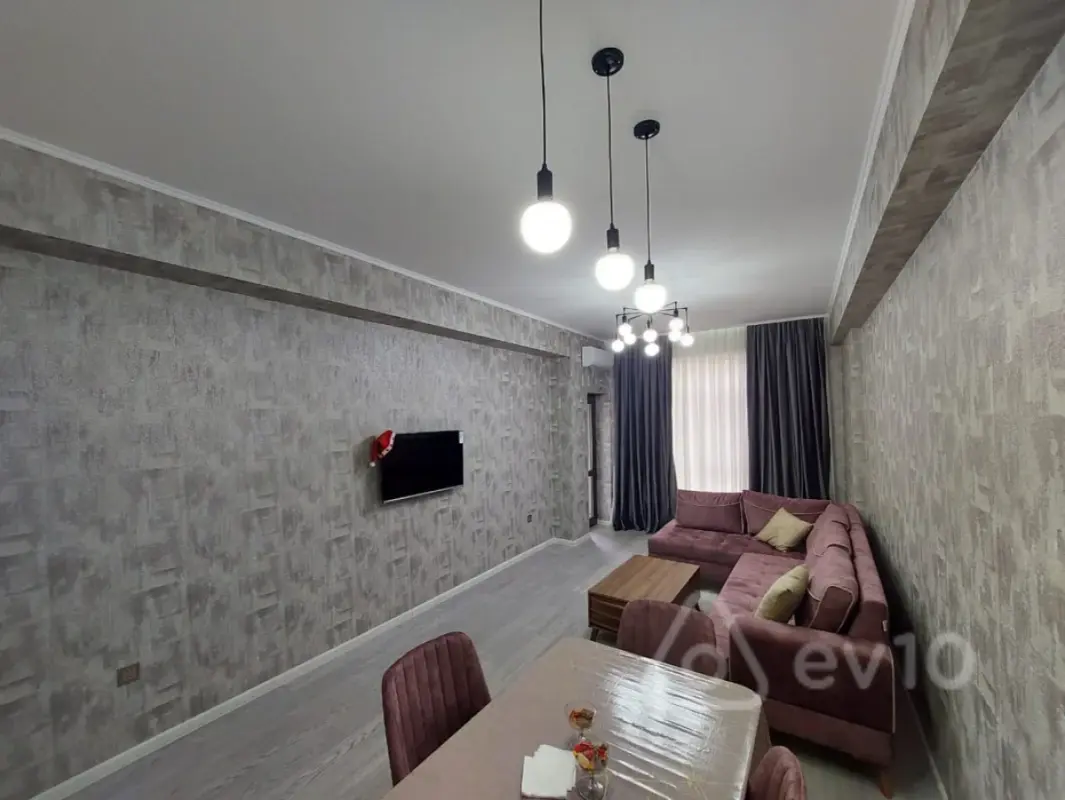 Kirayə verilir 2 otaqlı yeni tikili 75 m²