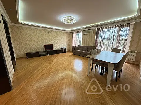 Kirayə verilir 3 otaqlı köhnə tikili 120 m² — Bakı, Səbail 3 otaq 120.00 m²