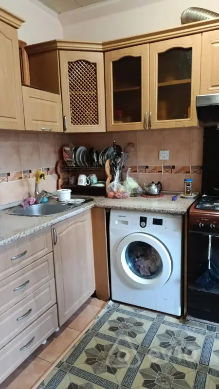 Kirayə verilir 4 otaqlı köhnə tikili 75 m²