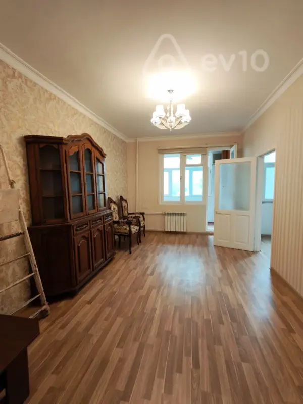 Satılır 3 otaqlı köhnə tikili 73 m²
