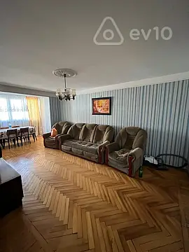 Kirayə verilir 3 otaqlı köhnə tikili 105 m² — Bakı, Yasamal 3 otaq 105.00 m²