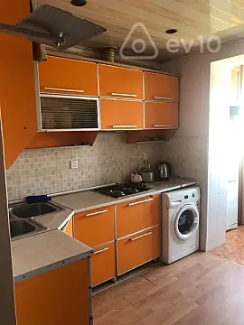 Kirayə verilir 3 otaqlı köhnə tikili 50 m² — Bakı, Nizami 3 otaq 50.00 m²