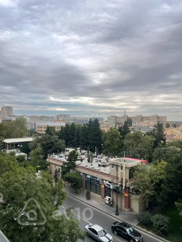 Kirayə verilir 2 otaqlı köhnə tikili 65 m²