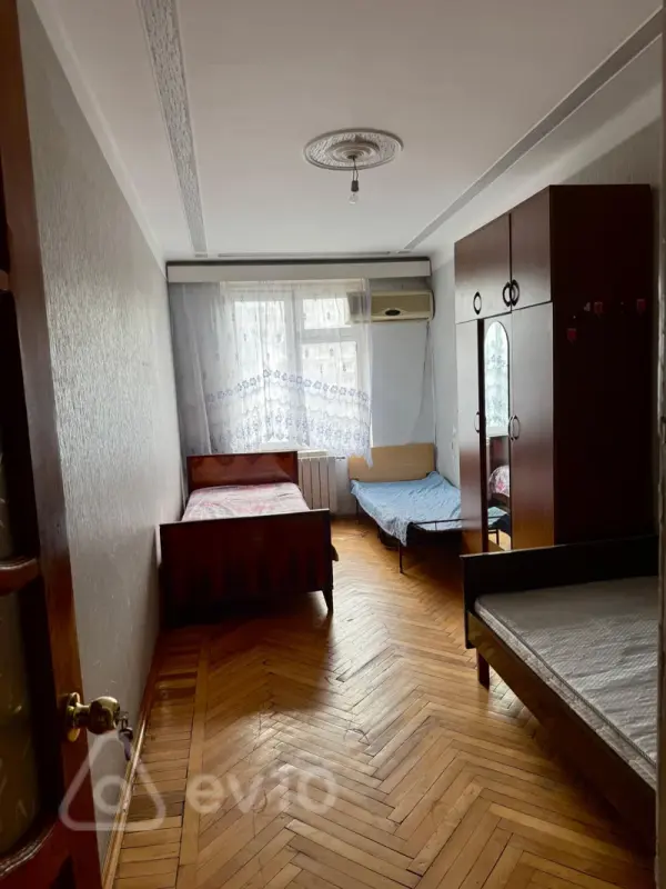 Kirayə verilir 2 otaqlı köhnə tikili 60 m²