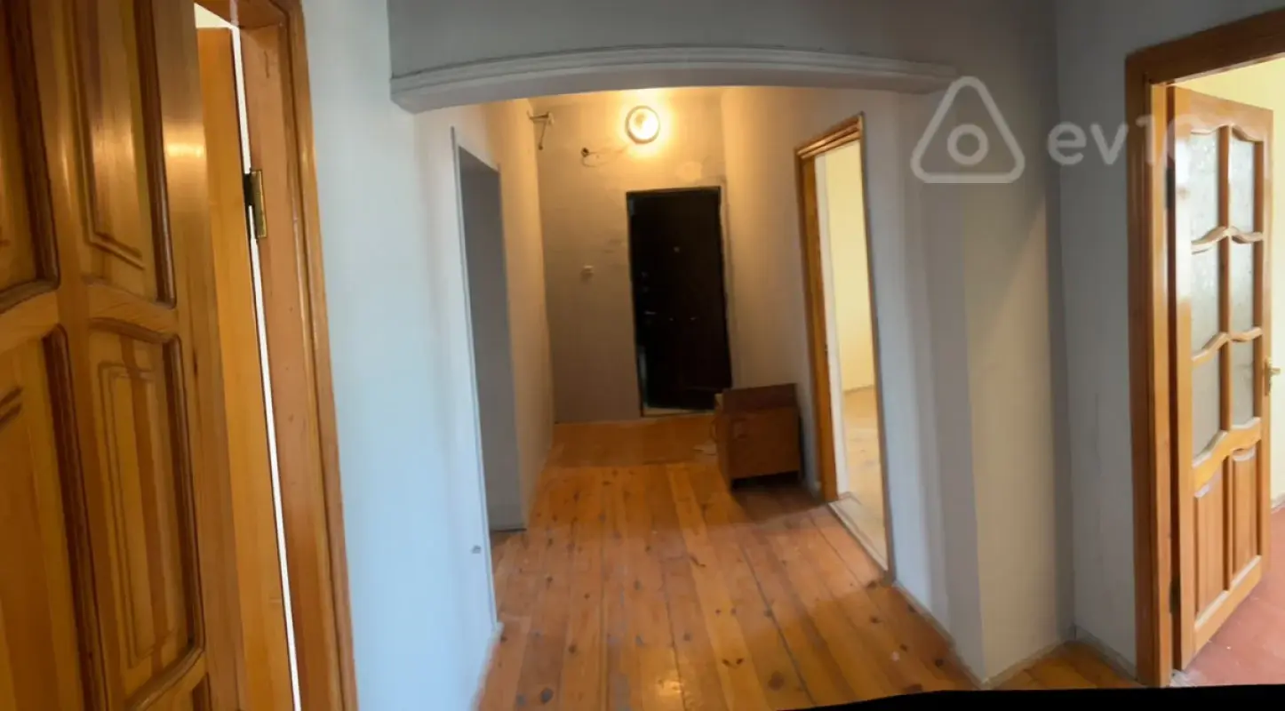 Satılır 3 otaqlı köhnə tikili 85 m²