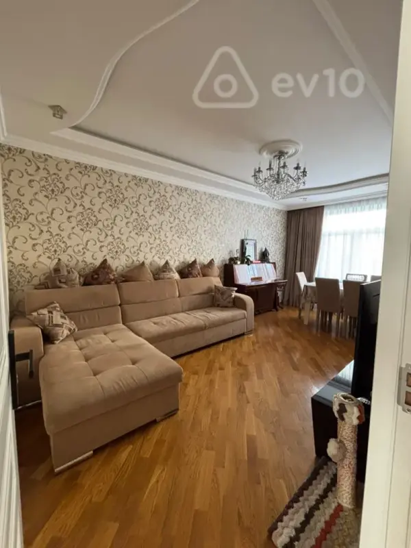 Satılır 2 otaqlı köhnə tikili 60 m²