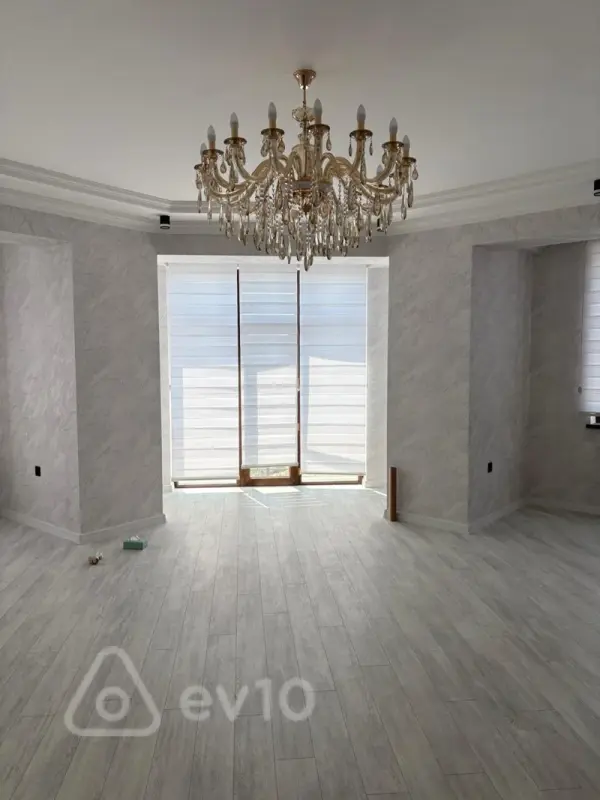 Kirayə verilir 4 otaqlı ofis 185 m²