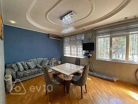 Kirayə verilir 3 otaqlı köhnə tikili 120 m² — Bakı, Yasamal 3 otaq 120.00 m²