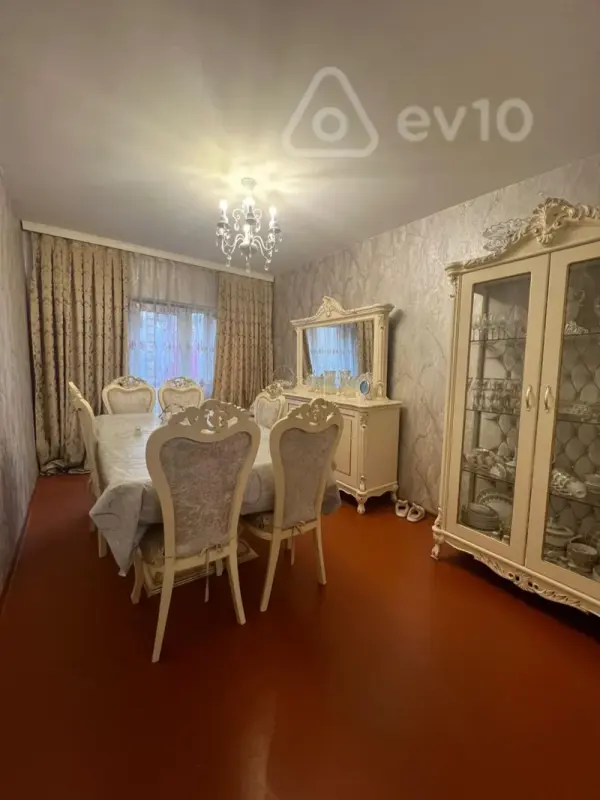 Satılır 5 otaqlı köhnə tikili 100 m²