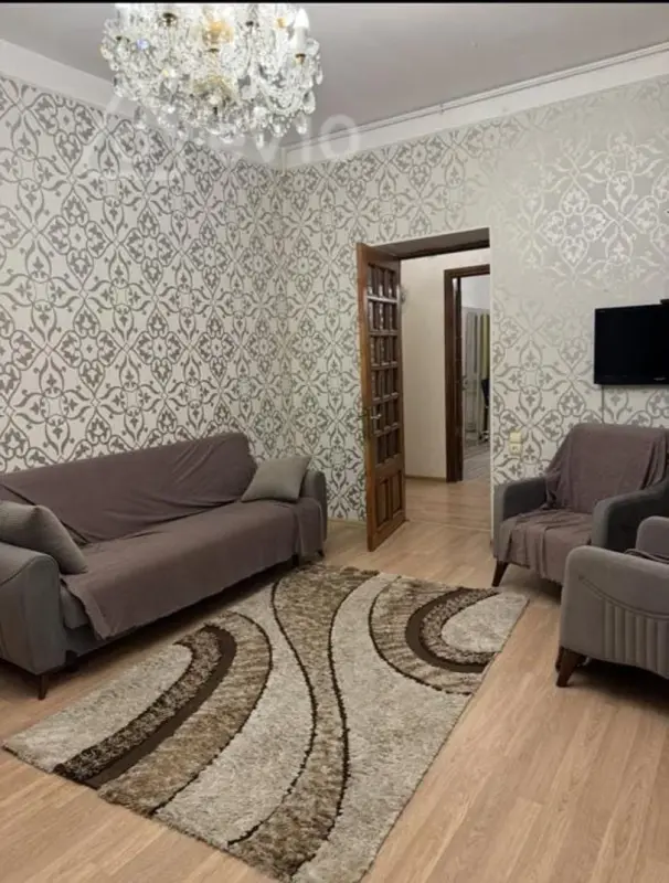 Kirayə verilir 2 otaqlı köhnə tikili 72 m²