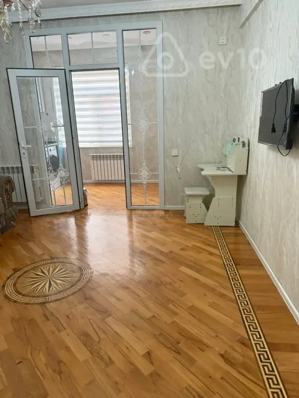 Kirayə verilir 2 otaqlı yeni tikili 65 m²