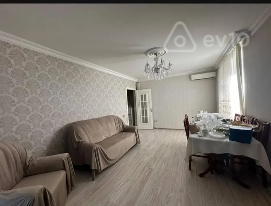 Kirayə verilir 2 otaqlı köhnə tikili 60 m²